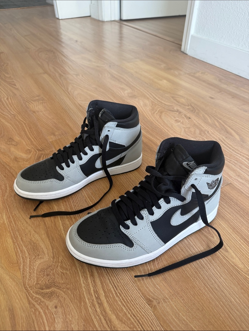 Jordan 1 Retro High Shadow 2.0 Sneakers - Size 7.5 Men’s - Picture 2 of 6